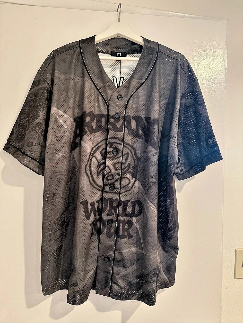 BTS V Arirang World Tour Jersey XL